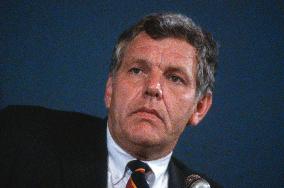 Bennett Speaks on the Bush Drug Plan