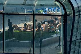 Illustrations of the Heatwave - Paris