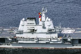 Chinese aircraft carrier visits Hong Kong
