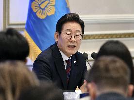 S. Korean president meets press 1 month after taking office
