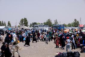 Afghan Immigrants Expelled From Iran