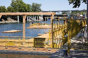 Construction of safe bathing area for swimming in the Seine - Paris RL
