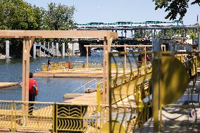 Construction of safe bathing area for swimming in the Seine - Paris RL