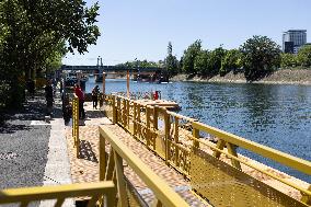 Construction of safe bathing area for swimming in the Seine - Paris RL
