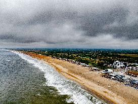 Thunderstorms Sweep Through Scheveningen as Heat Gives Way - The Hague