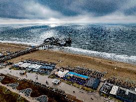Thunderstorms Sweep Through Scheveningen as Heat Gives Way - The Hague