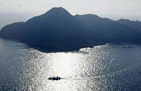 Strong quake shakes southwest Japan islands