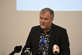 Police press conferecence about the stabbing near Ratina shopping centre