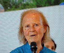 Press Conference for the World Day of the Forgotten of the Holidays - Paris