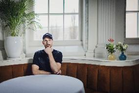 GUSTAF SKARSGARD