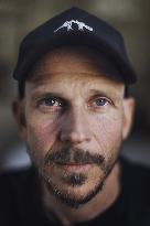 GUSTAF SKARSGARD