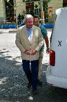 Jose Luis Martínez-Almeida leaves the Virgen del Rocío Hospital - Madrid