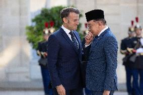 Emmanuel Macron Welcomes Malaysian Prime Minister - Paris RL
