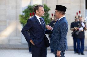Emmanuel Macron Welcomes Malaysian Prime Minister - Paris RL