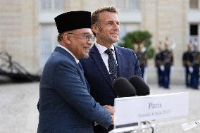 Emmanuel Macron Welcomes Malaysian Prime Minister - Paris RL