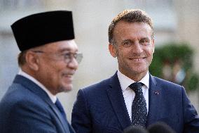 Emmanuel Macron Welcomes Malaysian Prime Minister - Paris RL
