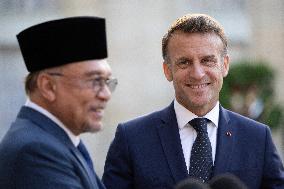 Emmanuel Macron Welcomes Malaysian Prime Minister - Paris RL