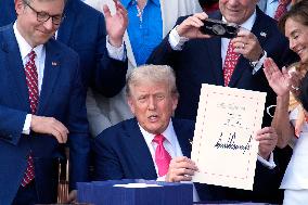 Donald Trump signs "Big Beautiful Bill" - Washington