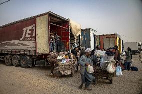 Afghan Immigrants Expelled From Iran - Herat