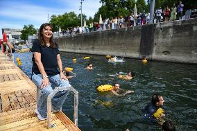 Opening Day Of The Grenelle Seine Bathing Site - Paris
