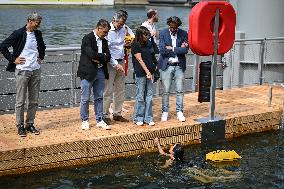 Opening Day Of The Grenelle Seine Bathing Site - Paris
