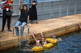 Opening Day Of The Grenelle Seine Bathing Site - Paris