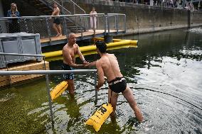 Opening Day Of The Grenelle Seine Bathing Site - Paris