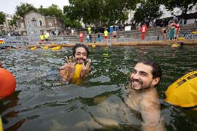 Opening day of the Pont Marie Seine bathing site - Paris RL