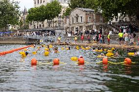 Opening day of the Pont Marie Seine bathing site - Paris RL