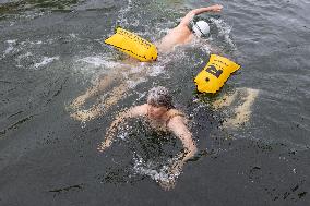 Opening day of the Pont Marie Seine bathing site - Paris RL