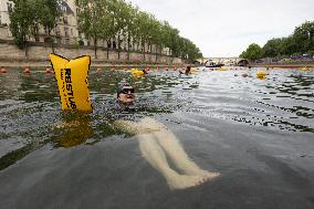 Opening day of the Pont Marie Seine bathing site - Paris RL