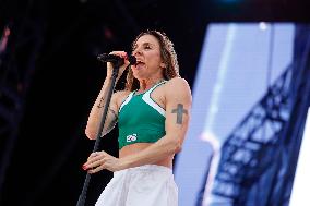 MELANIE C