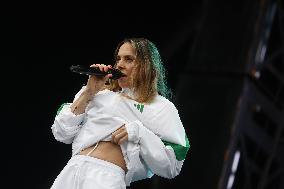 MELANIE C