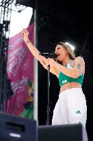 MELANIE C