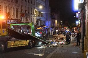 Motorist Drives Her Car By Accident  Into A Terrace - Paris