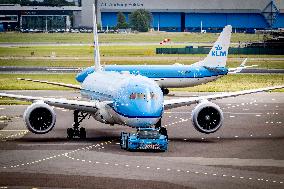 KLM Ground Staff Are Not Allowed To Strike - Netherlands