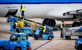 KLM Ground Staff Are Not Allowed To Strike - Netherlands