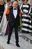 PFW Bal D Ete Outside Arrivals