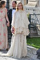 PFW Bal D Ete Outside Arrivals