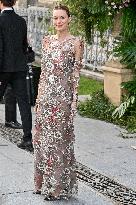 PFW Bal D Ete Outside Arrivals