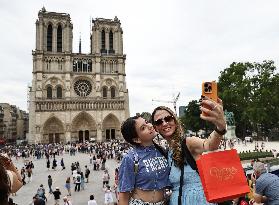 Paris Summer Leisure - France
