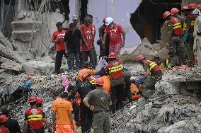 Residential Building Collapse In Karachi - Pakistan