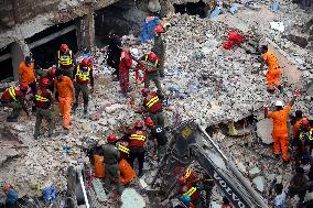 Residential Building Collapse In Karachi - Pakistan