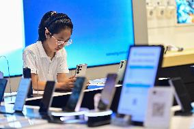 High Temperature Promotes Cooling Economy