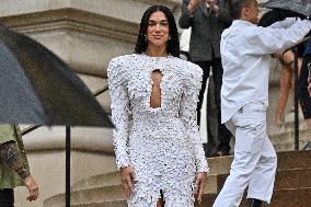 PFW Schiaparelli Outside Arrivals