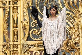 PFW Schiaparelli Outside Arrivals NB