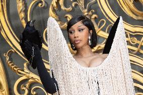 PFW Schiaparelli Outside Arrivals NB