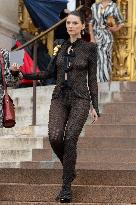 PFW Schiaparelli Outside Arrivals NB