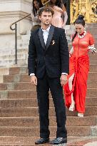 PFW Schiaparelli Outside Arrivals NB
