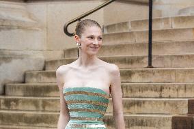 PFW Schiaparelli Outside Arrivals NB